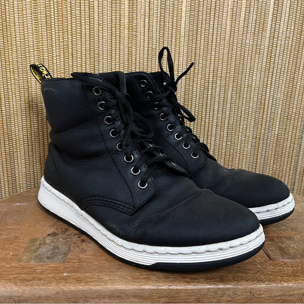 Dr. Martens Rigal Carpathian Black Leather Lace Up